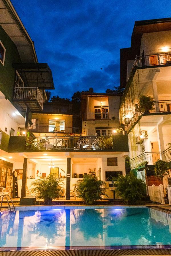 Kandy Riverside Villa Exterior photo